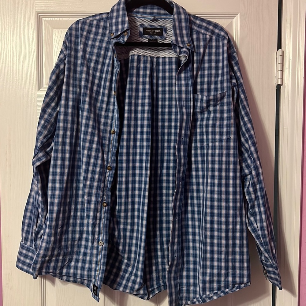 Rarely Worn Ariat Pro Series Classic Fit Size M